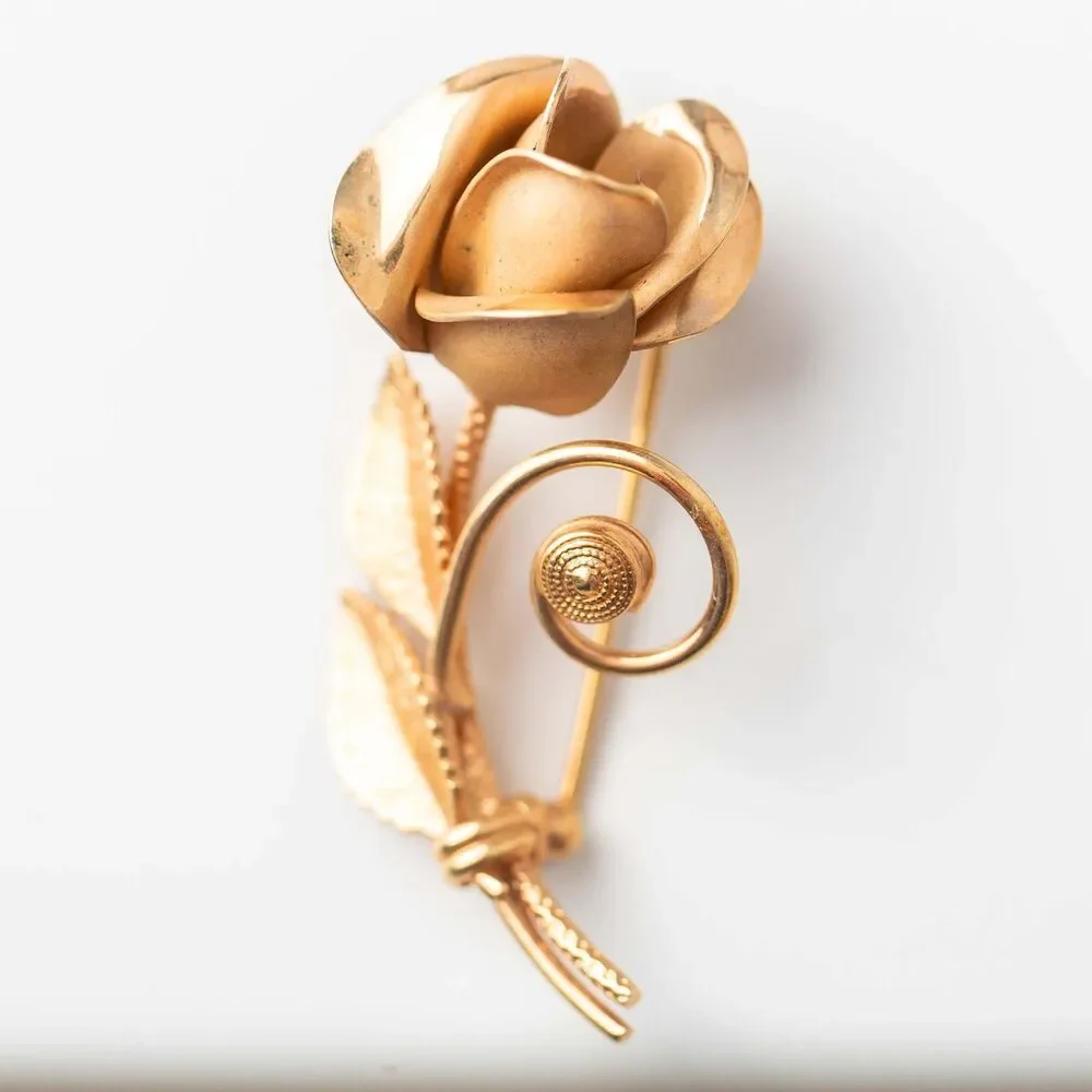 Vintage Gold Tone Dimensional Rose Flower Brooch Pin Spiral Stem Leaves Floral